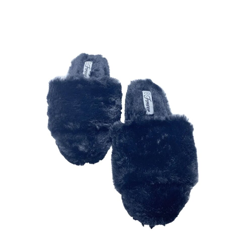 Women's Black Slip-On Slippers - Brand New with Tags, Size 7, Cozy & Stylish!